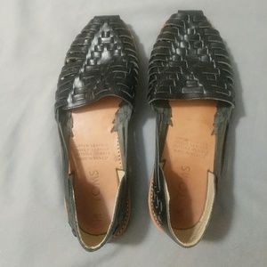 Black TOMS huaraches sandal